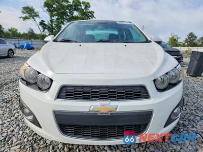 Piąte zdjęcie samochodu w środku: 2013 CHEVROLET SONIC LT VIN:1G1JC5SH4D4136845 - miniatura