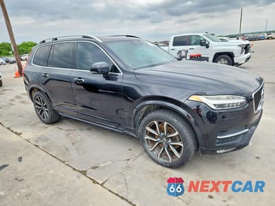 Czwarte zdjęcie samochodu z boku: 2016 VOLVO XC90 T6 VIN:YV4A22PK1G1033379 - miniatura