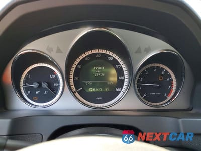 Zdjęcie 9 z 12 samochodu: 2011 MERCEDES-BENZ C 300 VIN:WDDGF5EB1BR140440 - miniatura