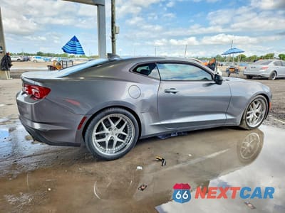Trzecie zdjęcie samochodu z tyłu: 2019 CHEVROLET CAMARO LS VIN:1G1FB1RX6K0159031 - miniatura