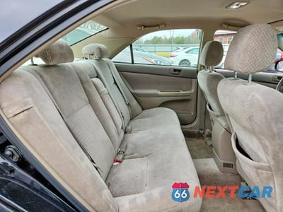 Zdjęcie 10 z 12 samochodu: 2004 TOYOTA CAMRY LE VIN:4T1BE32K04U356789 - miniatura