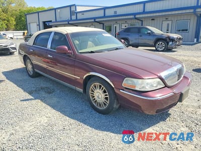 Czwarte zdjęcie samochodu z boku: 2006 LINCOLN TOWN CAR DESIGNER VIN:1LNHM83V26Y647423 - miniatura
