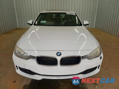 Piąte zdjęcie samochodu w środku: 2013 BMW 328 XI VIN:WBA3B3C58DF542480 - miniatura