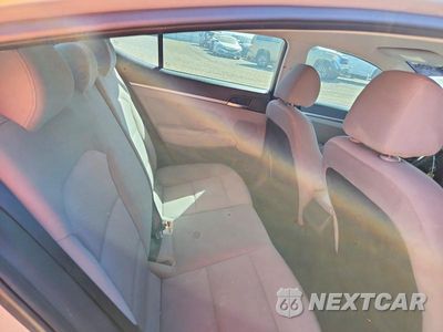 Zdjęcie 10 z 13 samochodu: 2019 HYUNDAI ELANTRA SE VIN:5NPD74LF6KH471564 - miniatura