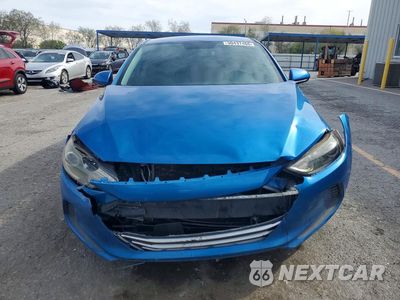 Piąte zdjęcie samochodu w środku: 2018 HYUNDAI ELANTRA SE VIN:KMHD74LFXJU453584 - miniatura