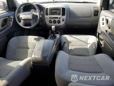 Zdjęcie 8 z 13 samochodu: 2007 FORD ESCAPE XLT VIN:1FMYU03127KB99252 - miniatura