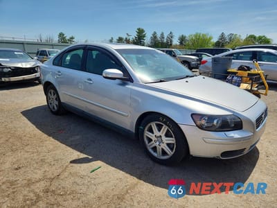 Czwarte zdjęcie samochodu z boku: 2007 VOLVO S40 2.4I VIN:YV1MS382X72300480 - miniatura