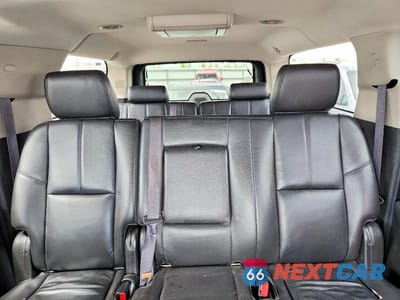 Zdjęcie 10 z 13 samochodu: 2012 CHEVROLET SUBURBAN K1500 LT VIN:1GNSKJE75CR189296 - miniatura