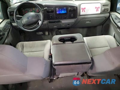 Zdjęcie 8 z 13 samochodu: 2006 FORD F350 SRW SUPER DUTY VIN:1FTWW31596ED75367 - miniatura