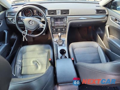 Zdjęcie 8 z 12 samochodu: 2016 VOLKSWAGEN PASSAT SE VIN:1VWBT7A31GC065284 - miniatura