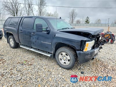 Czwarte zdjęcie samochodu z boku: 2008 CHEVROLET SILVERADO K1500 VIN:3GCEK13J18G295188 - miniatura
