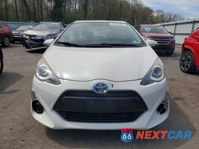 Piąte zdjęcie samochodu w środku: 2015 TOYOTA PRIUS C TWO VIN:JTDKDTB33F1576559 - miniatura