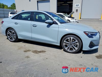 Czwarte zdjęcie samochodu z boku: 2025 AUDI A3 PREMIUM PLUS VIN:WAUHUDGY4SA055572 - miniatura