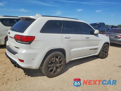 Trzecie zdjęcie samochodu z tyłu: 2018 JEEP GRAND CHEROKEE TRACKHAWK VIN:1C4RJFN90JC390788 - miniatura