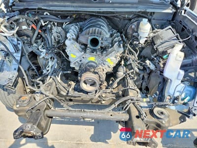 Zdjęcie 11 z 12 samochodu: 2020 CHEVROLET SUBURBAN C1500 LT VIN:1GNSCHKC3LR120145 - miniatura