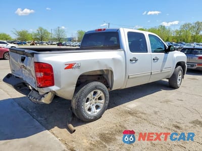 Trzecie zdjęcie samochodu z tyłu: 2011 CHEVROLET SILVERADO K1500 LT VIN:1GCPKSE34BF200144 - miniatura