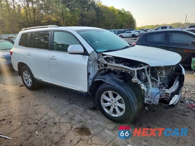 Czwarte zdjęcie samochodu z boku: 2013 TOYOTA HIGHLANDER PLUS VIN:5TDZA3EH6DS032670 - miniatura