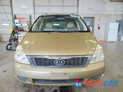 Piąte zdjęcie samochodu w środku: 2011 KIA SEDONA LX VIN:KNDMG4C75B6366145 - miniatura