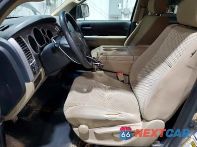 Zdjęcie 7 z 11 samochodu: 2013 TOYOTA TUNDRA GRADE VIN:5TFDW5F11DX303170 - miniatura