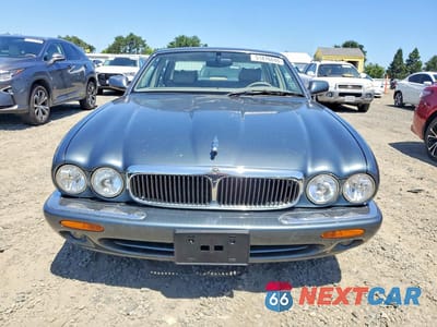Piąte zdjęcie samochodu w środku: 1998 JAGUAR XJ8 VIN:SAJHX1247WC841374 - miniatura