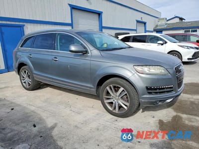 Czwarte zdjęcie samochodu z boku: 2015 AUDI Q7 PREMIUM PLUS VIN:WA1LGAFEXFD008345 - miniatura