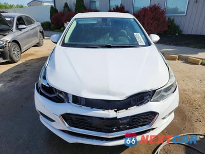 Piąte zdjęcie samochodu w środku: 2018 CHEVROLET CRUZE LT VIN:3G1BE6SM8JS605139 - miniatura