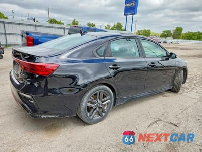 Trzecie zdjęcie samochodu z tyłu: 2020 KIA FORTE GT LINE VIN:3KPF34AD4LE178953 - miniatura