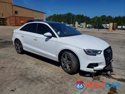 Czwarte zdjęcie samochodu z boku: 2020 AUDI A3 PREMIUM PLUS VIN:WAUCUGFF6LA105367 - miniatura