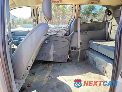 Zdjęcie 11 z 13 samochodu: 2005 DODGE GRAND CARAVAN SXT VIN:2D4GP44L95R290812 - miniatura