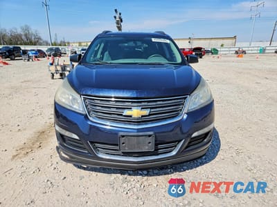 Piąte zdjęcie samochodu w środku: 2016 CHEVROLET TRAVERSE LS VIN:1GNKRFED4GJ103432 - miniatura