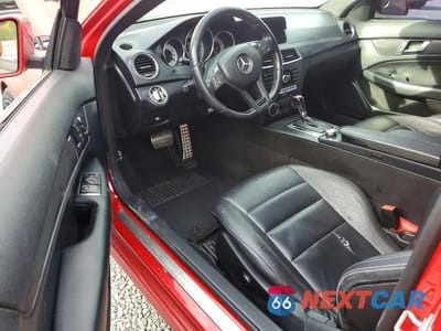 Zdjęcie 8 z 12 samochodu: 2012 MERCEDES-BENZ C 250 VIN:WDDGJ4HB8CF799140 - miniatura