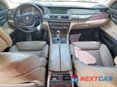 Zdjęcie 8 z 13 samochodu: 2012 BMW 750 XI VIN:WBAKC6C56CC396803 - miniatura