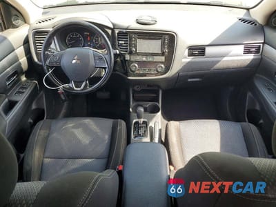 Zdjęcie 8 z 13 samochodu: 2016 MITSUBISHI OUTLANDER SE VIN:JA4AZ3A30GZ061269 - miniatura