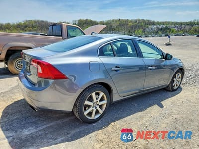 Trzecie zdjęcie samochodu z tyłu: 2016 VOLVO S60 PREMIER VIN:YV126MFK8G2392564 - miniatura