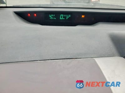 Zdjęcie 9 z 12 samochodu: 2005 TOYOTA PRIUS BASE VIN:JTDKB20UX53063355 - miniatura