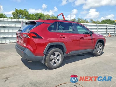 Trzecie zdjęcie samochodu z tyłu: 2025 TOYOTA RAV4 XLE VIN:2T3W1RFV0SW368580 - miniatura