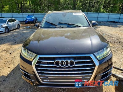 Piąte zdjęcie samochodu w środku: 2017 AUDI Q7 PREMIUM PLUS VIN:WA1LAAF78HD014117 - miniatura