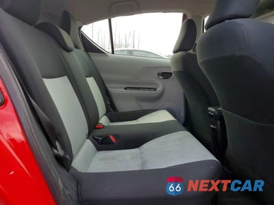 Zdjęcie 11 z 13 samochodu: 2013 TOYOTA PRIUS C TWO VIN:JTDKDTB36D1535436 - miniatura