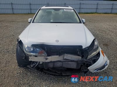 Piąte zdjęcie samochodu w środku: 2014 MERCEDES-BENZ C 250 VIN:WDDGF4HB5EG196001 - miniatura