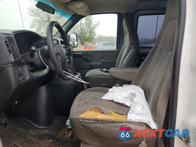 Zdjęcie 7 z 13 samochodu: 2005 CHEVROLET EXPRESS 2500 DELIVERY VAN VIN:1GCGG25V451106320 - miniatura