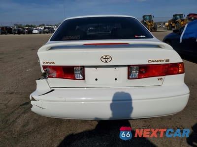 Zdjęcie 6 z 11 samochodu: 2000 TOYOTA CAMRY LE V6 VIN:4T1BF22K1YU940583 - miniatura