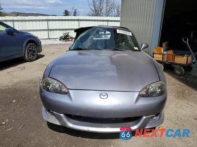 Piąte zdjęcie samochodu w środku: 2004 MAZDA MX-5 MIATA SPEED VIN:JM1NB354440407385 - miniatura