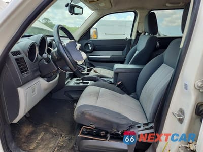 Zdjęcie 7 z 13 samochodu: 2007 DODGE NITRO SLT VIN:1D8GU58K37W613471 - miniatura