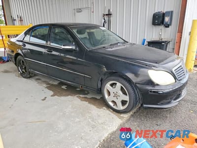 Czwarte zdjęcie samochodu z boku: 2003 MERCEDES-BENZ S 430 VIN:WDBNG70J63A334226 - miniatura