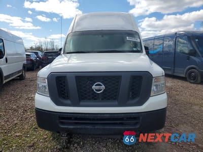 Piąte zdjęcie samochodu w środku: 2015 NISSAN NV 3500 HD S VIN:1N6AF0LXXFN804861 - miniatura