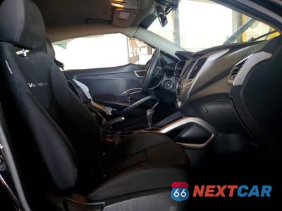 Zdjęcie 7 z 12 samochodu: 2013 HYUNDAI VELOSTER BASE VIN:KMHTC6AD2DU165180 - miniatura