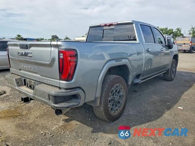Trzecie zdjęcie samochodu z tyłu: 2024 GMC SIERRA K3500 DENALI ULTIMATE VIN:1GT49YEY1RF220908 - miniatura