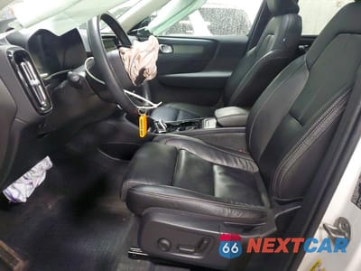 Zdjęcie 7 z 12 samochodu: 2023 VOLVO XC40 ULTIMATE VIN:YV4L12UX4P2060016 - miniatura