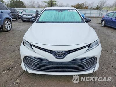 Piąte zdjęcie samochodu w środku: 2018 TOYOTA CAMRY LE VIN:4T1B11HK8JU531096 - miniatura