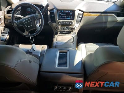 Zdjęcie 8 z 14 samochodu: 2017 GMC YUKON DENALI VIN:1GKS2CKJ5HR195437 - miniatura